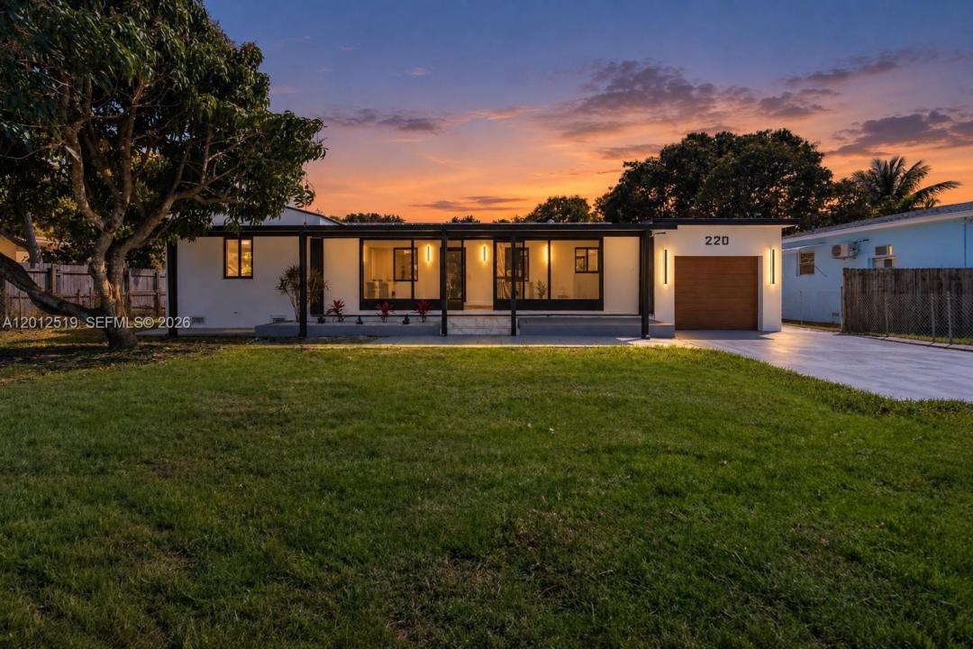 220 NW 144th St, Miami, Floride 33168, États-Unis