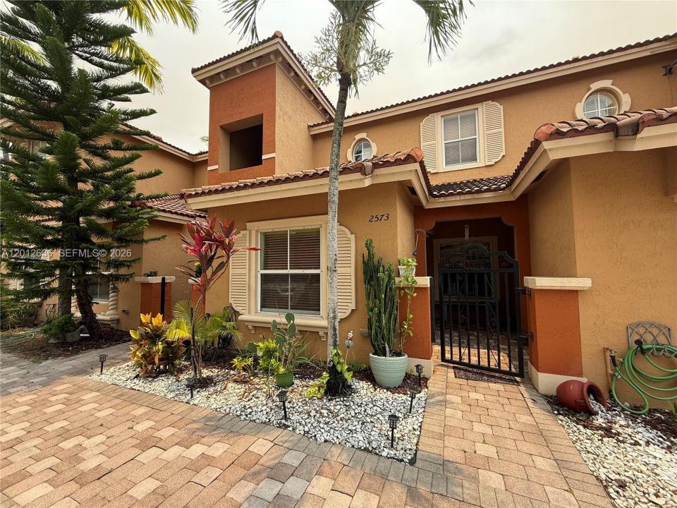 2573 SW 121st Ter 2003, Miramar, Floride 33025, États-Unis