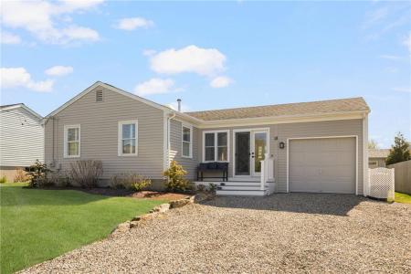 18 Chestnut Avenue, Narragansett, RI 02882, USA