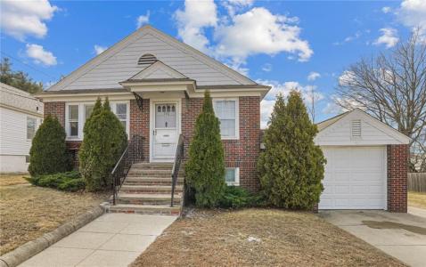 196 Wardlaw Avenue, Providence, RI 02908, USA