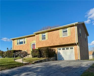 178 Canonchet Drive, Portsmouth, RI 02871, USA
