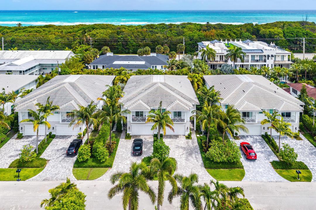 436 NE Wavecrest Way, Boca Raton, Florida 33432