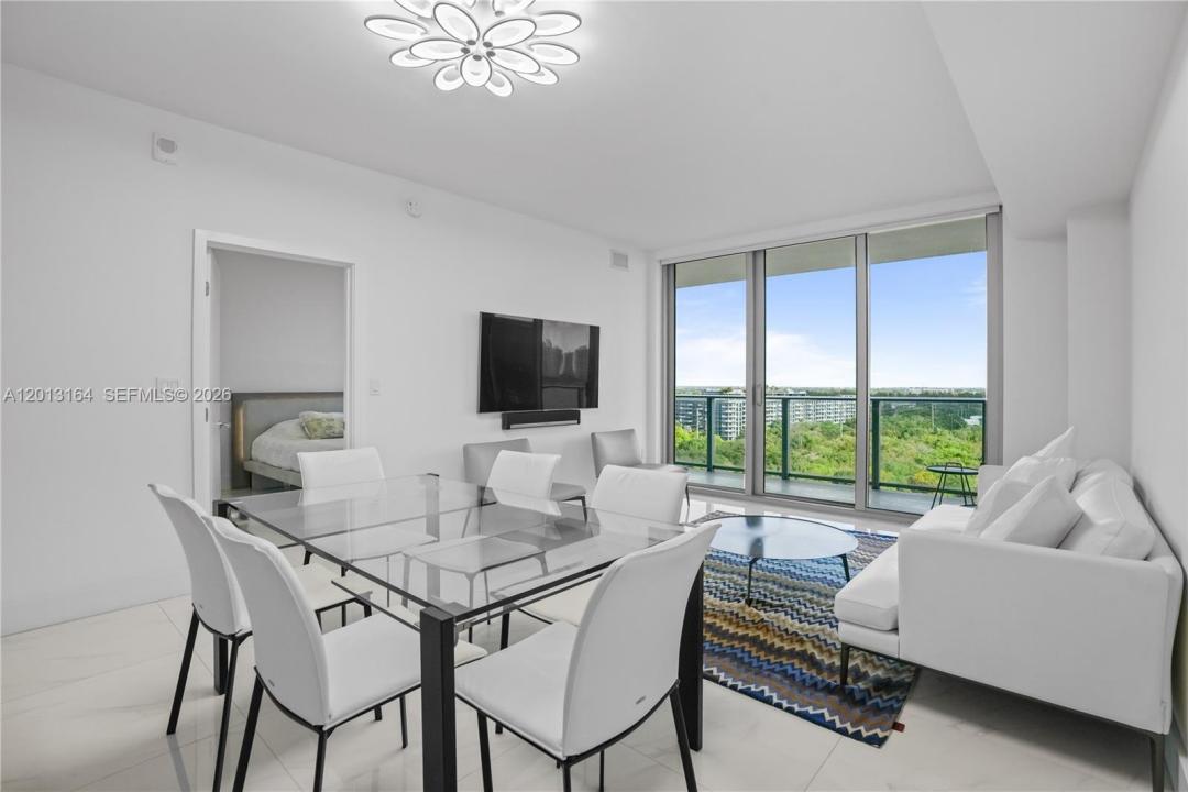 16385 Biscayne Blvd 1402, North Miami Beach, Floride 33160, États-Unis