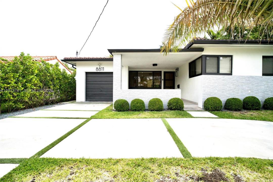 8811 Carlyle Ave, Surfside, Floride 33154, États-Unis