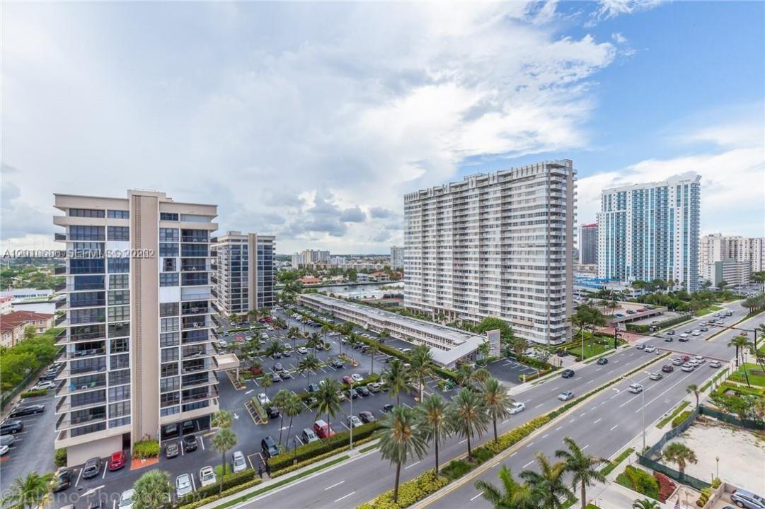 2030 S Ocean Dr 1706, Hallandale Beach, Florida 33009, USA