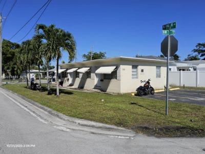 756 NW 5th St 1S, Hallandale Beach, Florida 33009, USA
