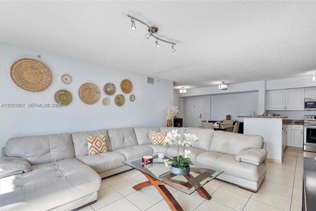 1155 Brickell Bay Dr 603, Miami, Floride 33131, États-Unis
