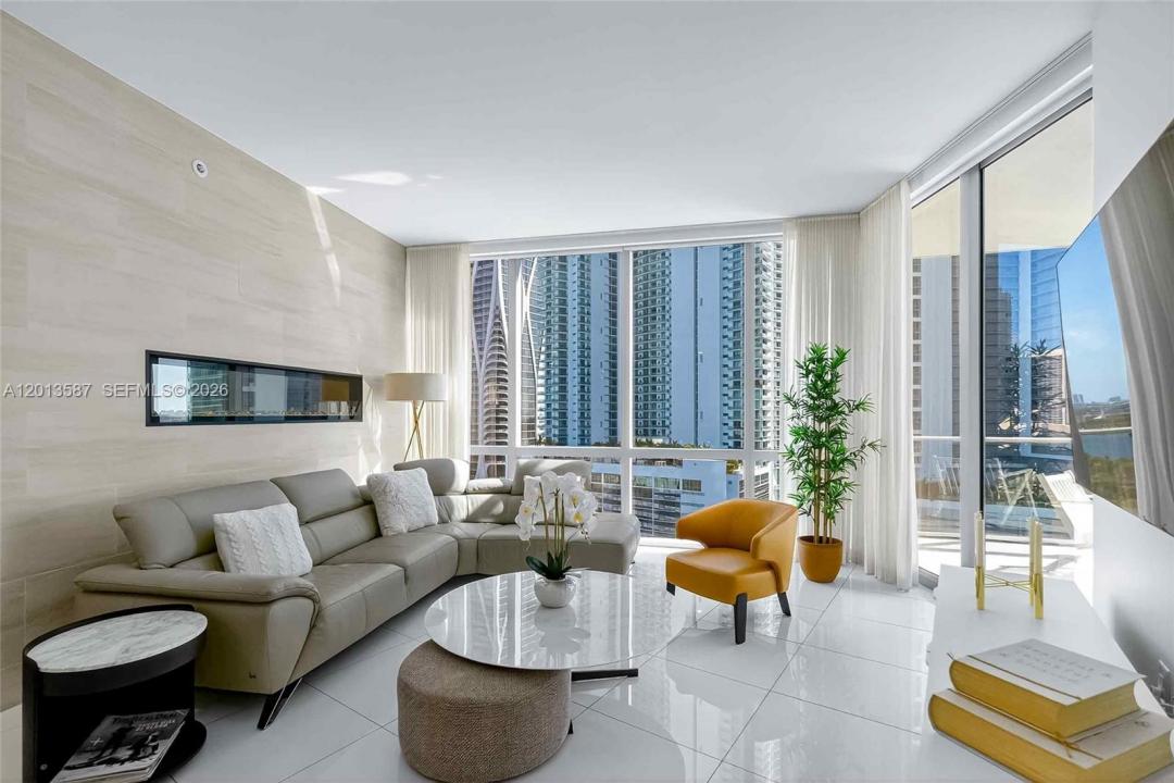 851 NE 1st Ave 1603, Miami, Floride 33132, États-Unis