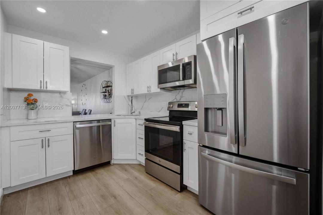 2551 Aragon Blvd 411, Sunrise, Floride 33322, États-Unis