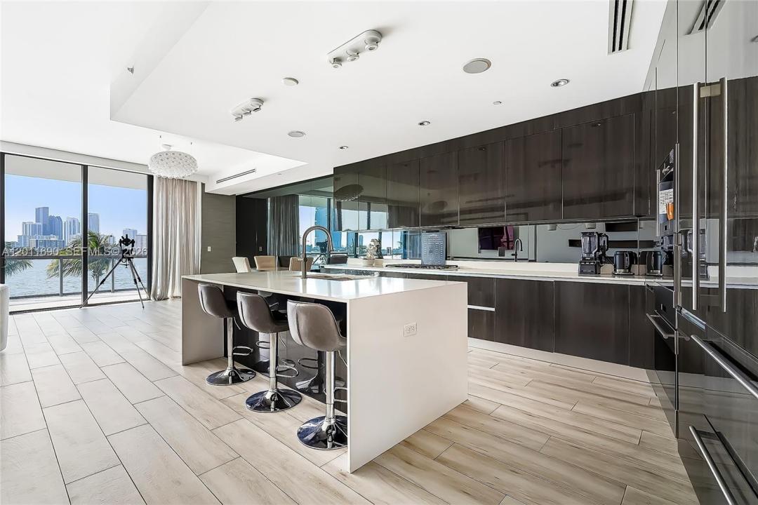 3300 NE 188th St 216, Aventura, Floride 33180, États-Unis