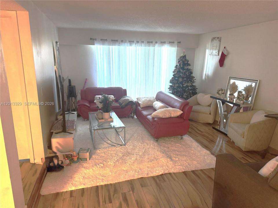 3740 Inverrary Dr 2B, Lauderhill, Florida 33319, Stati Uniti
