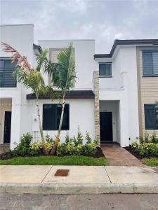 929 NE 211th St, Miami, Florida 33179, USA