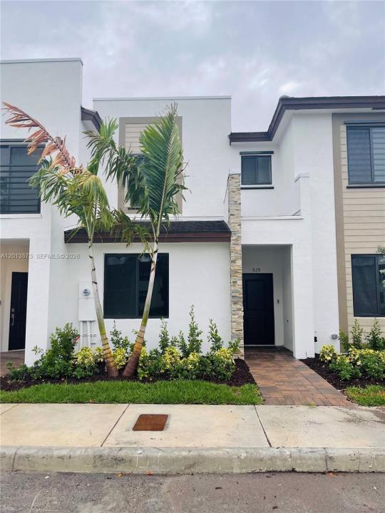 929 NE 211th St, Miami, Floride 33179, États-Unis