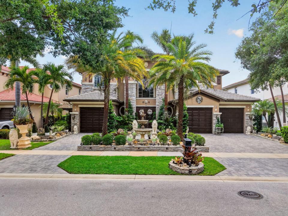 611 Edgebrook Lane, Royal Palm Beach, Florida 33411