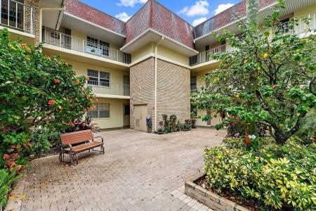 5570 Tamberlane Circle 131, Palm Beach Gardens, 佛罗里达州 33418, 美国