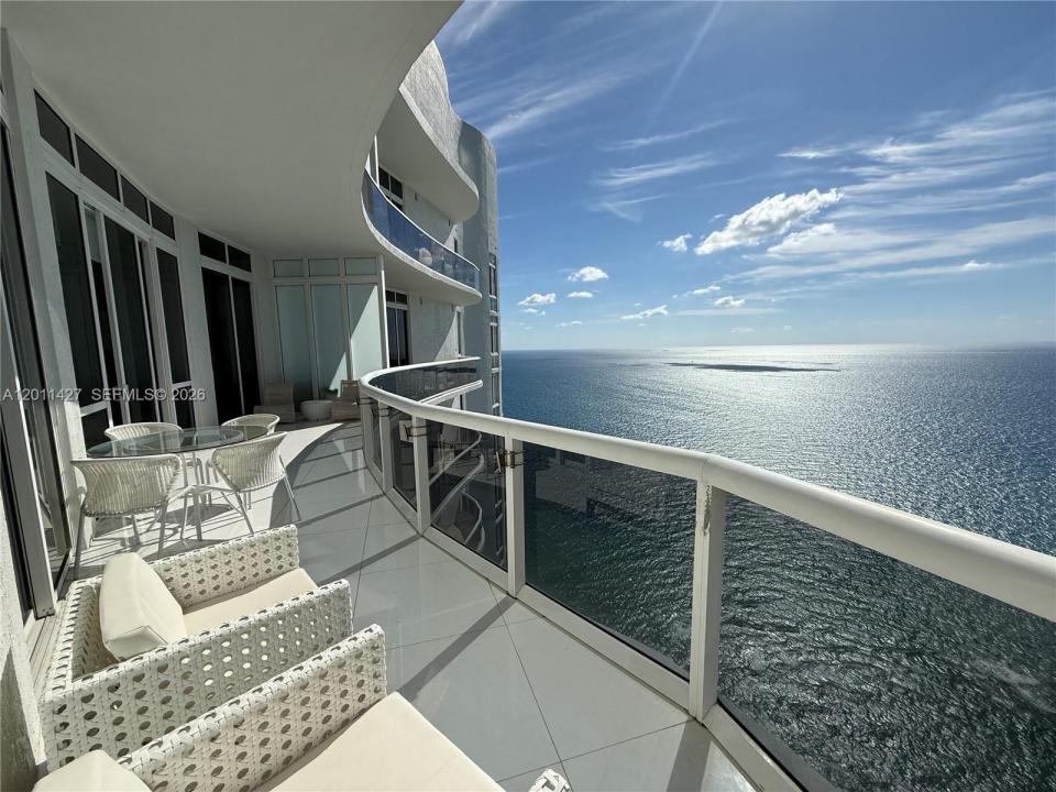 15811 Collins Ave 4207, Sunny Isles Beach, Florida 33160, Stati Uniti