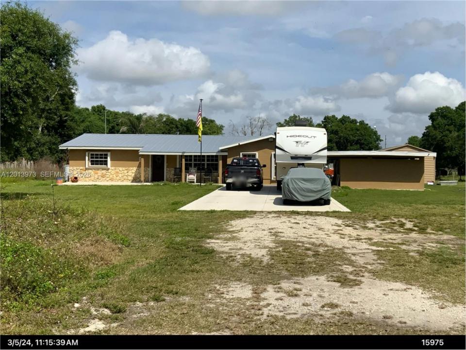 826 B Rd., La Belle, Florida 33935