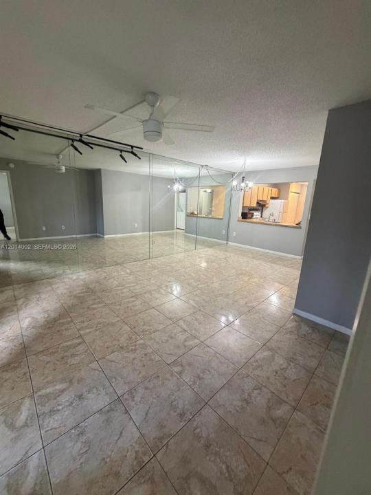 20825 NE 8th Ct 103-19, Miami, Florida 33179, Stati Uniti