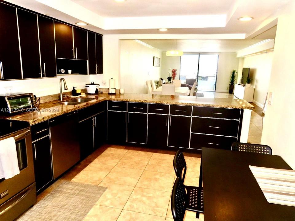 2500 Parkview Dr 2114, Hallandale Beach, Floride 33009, États-Unis