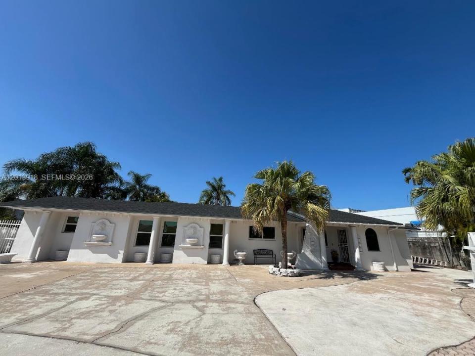 2525 SW 107th Ct, Miami, Florida 33165, USA