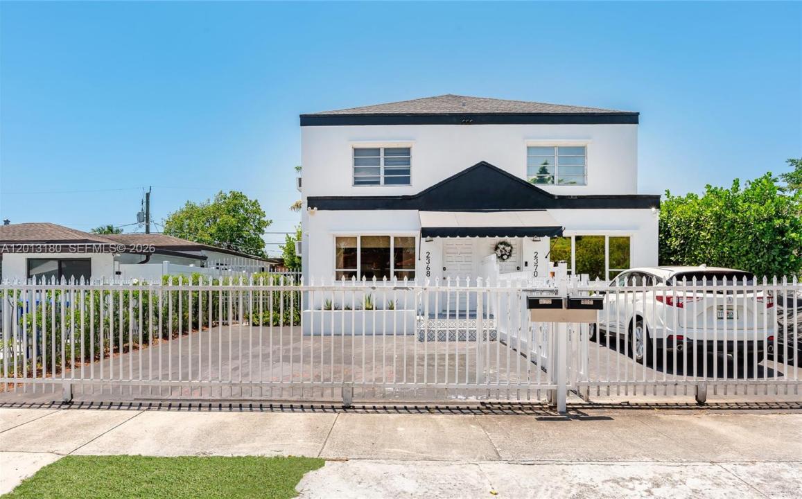 2368 SW 26th St A, Miami, Florida 33133, USA