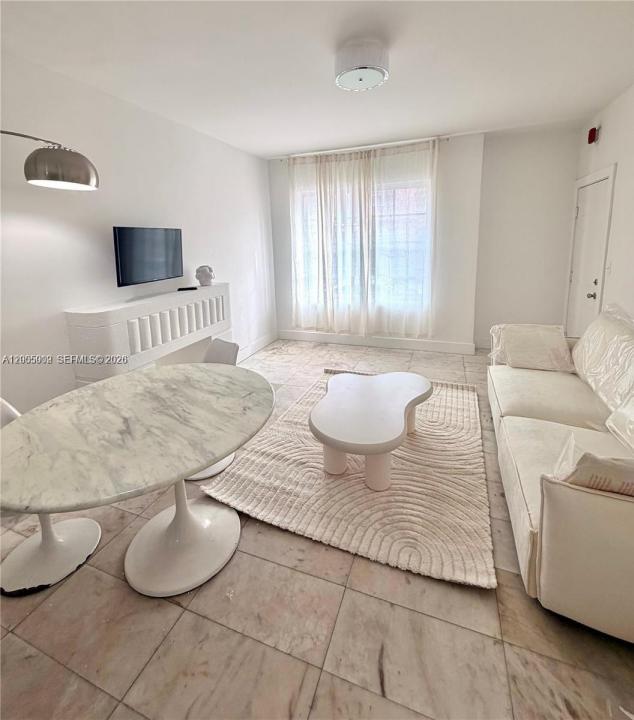 801 8th St 104, Miami Beach, Florida 33139, USA
