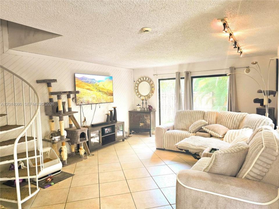 2989 Bird Ave 1, Miami, Florida 33133, Stati Uniti