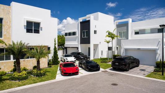 10381 NW 67th Ter, Doral, Flórida 33178, Estados Unidos