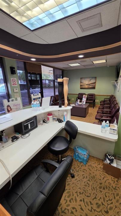 5409 N State Road 7, Tamarac, Floryda 33319, USA