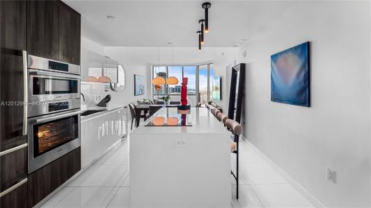 851 NE 1st Ave 1606, Miami, Florida 33132, USA
