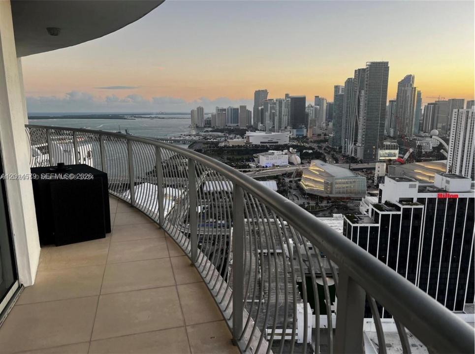 1750 N Bayshore Dr 3114, Miami, Florida 33132, USA