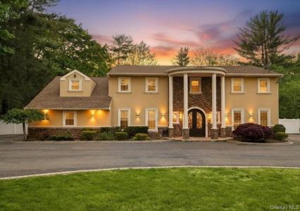 626 Caledonia Road, Babylon, نيويورك 11746, الولايات المتحدة