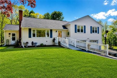 711 Nate Whipple Highway, Cumberland, Rhode Island 02864, Estados Unidos