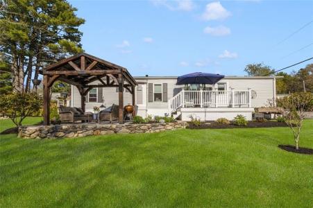 33 Foxtrot Drive, Charlestown, RI 02813, USA