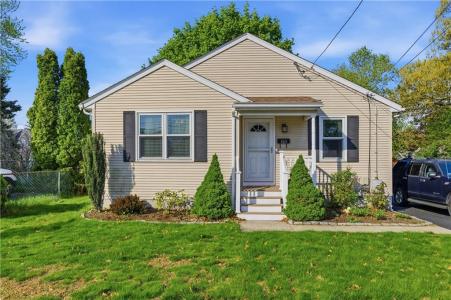 365 Maple Street, Warwick, RI 02888, USA