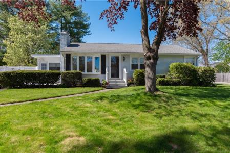 47 Amsterdam Avenue, Warwick, RI 02889, USA