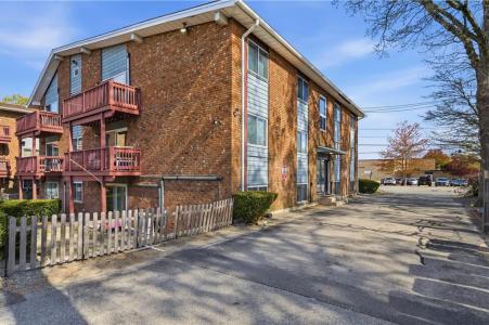 110 Pilgrim Parkway 11, Warwick, RI 02888, USA