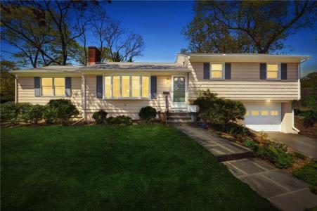 99 Terrace Drive, East Greenwich, RI 02818, USA