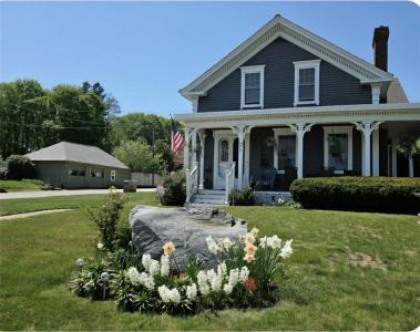35 Fairview Avenue, West Warwick, RI 02893, USA