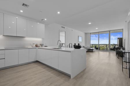 220 Lake Shore Drive 1913, Lake Park, Florida 33403, USA