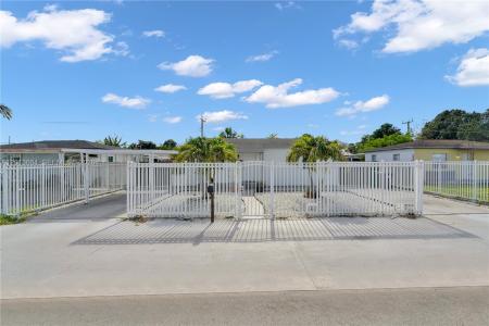 9425 NW 36th Ave, Miami, Florida 33147, USA