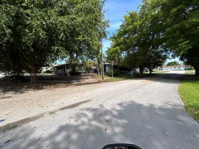 335 NE 114th St, Miami, Florida 33161, USA