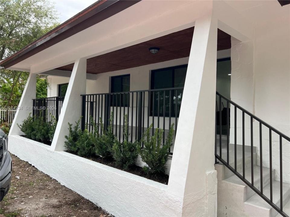 6150 SW 16th St, West Miami, Florida 33155