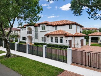 16763 NW 77th Path, Miami Lakes, Florida 33016, USA