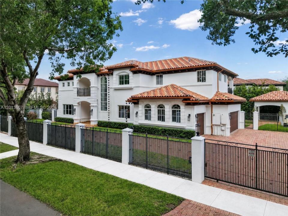 16763 NW 77th Path, Miami Lakes, Floride 33016, États-Unis