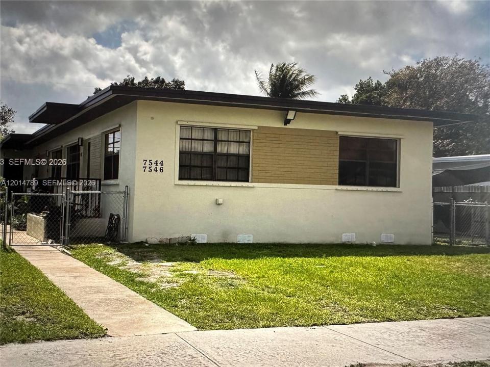 7546 NW 2nd Ter, Miami, Florida 33126, Stati Uniti