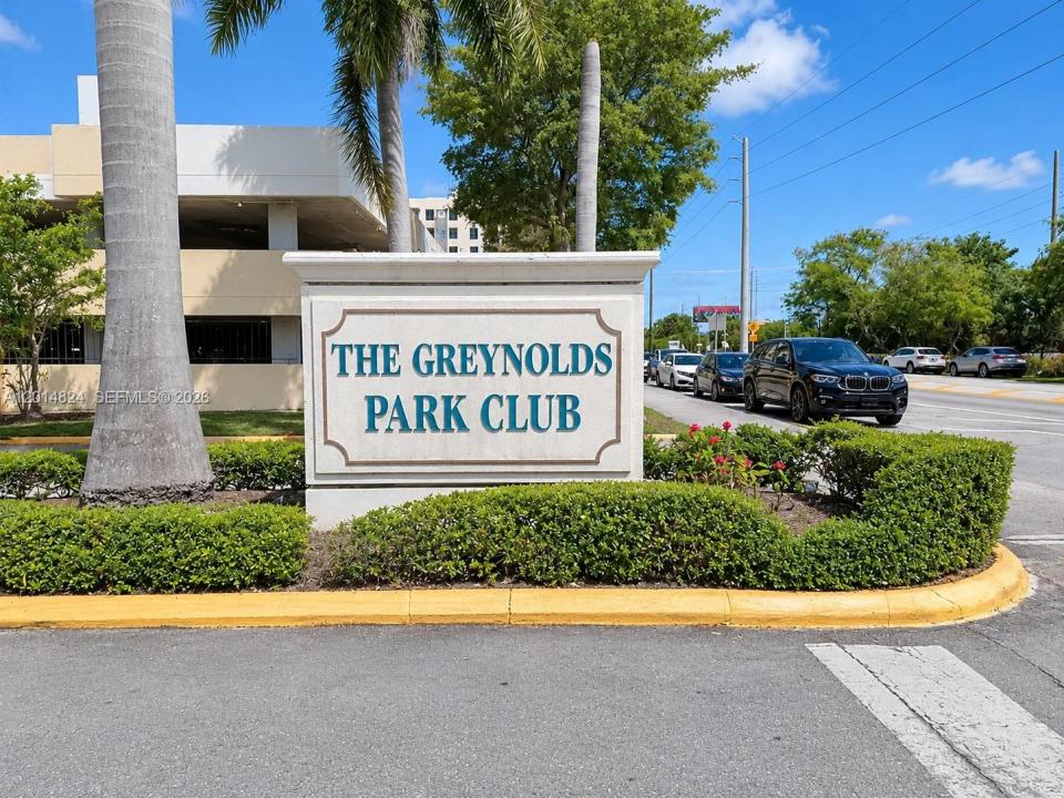 17890 W Dixie Hwy 519 Hwy 519, North Miami Beach, Floride 33160, États-Unis