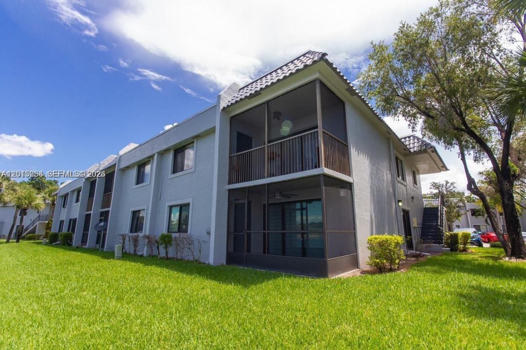 16561 Blatt Blvd 201, Weston, Florida 33326, Stati Uniti