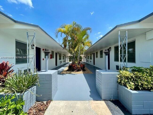13035 Emerald Dr 351, North Miami, Florida 33181, USA