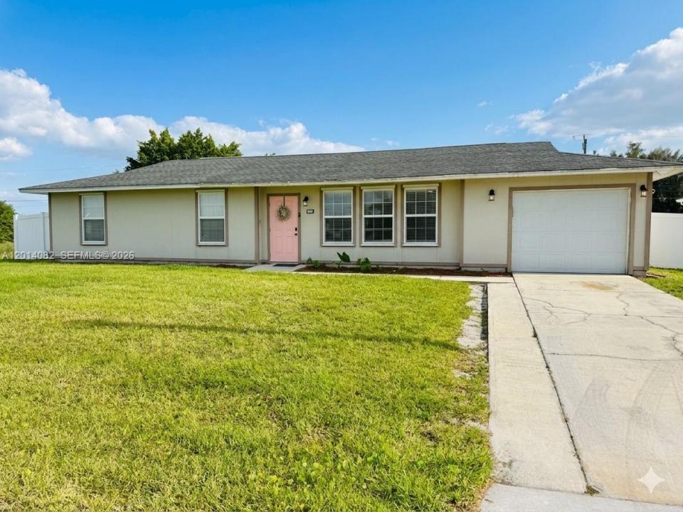 900 NE 18th TER, Cape Coral, Floride 33909, États-Unis